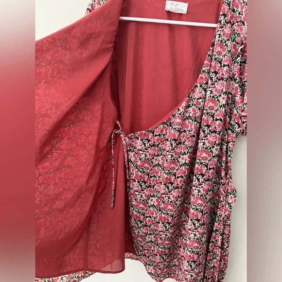 DRESS FORUM Floral-Print Satin Wrap Mini Dress - Picture 9 of 14